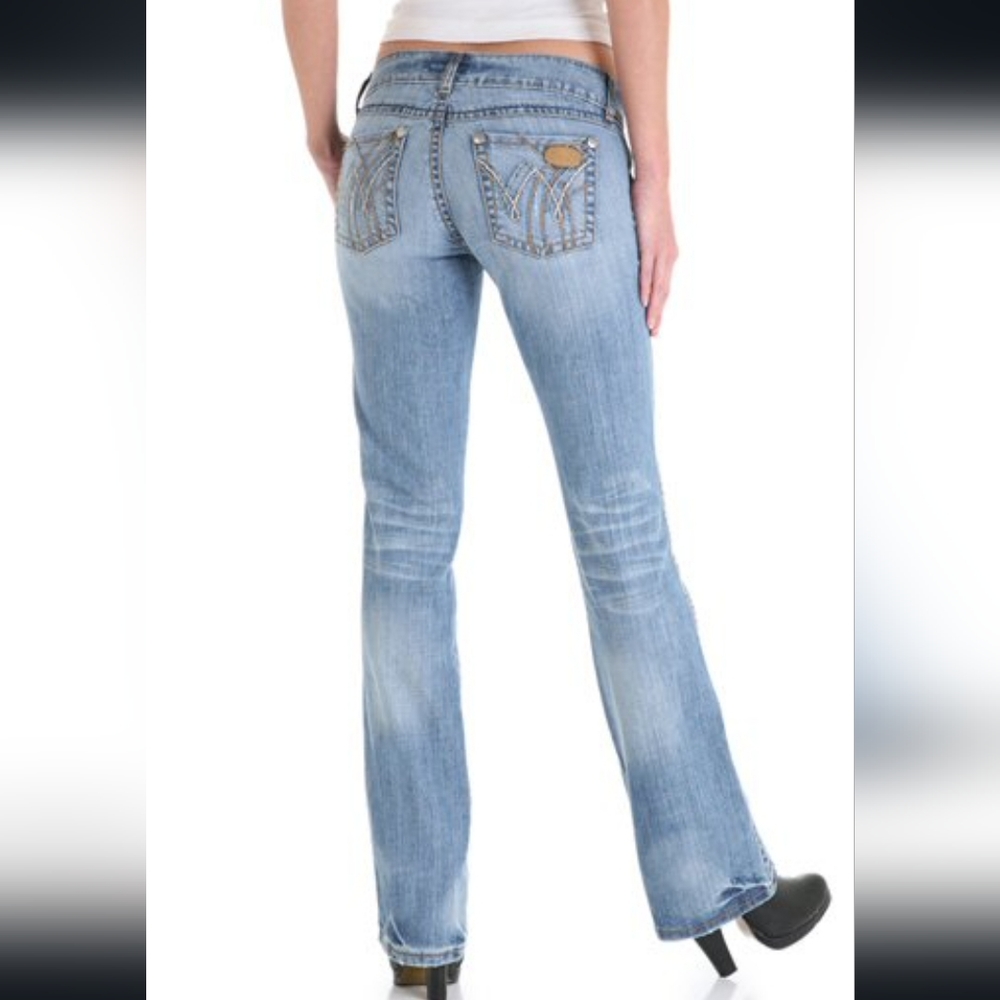 Wrangler Women's Mae Premium Patch Low Rise Bootcut Dancing Queen Jean Size 9